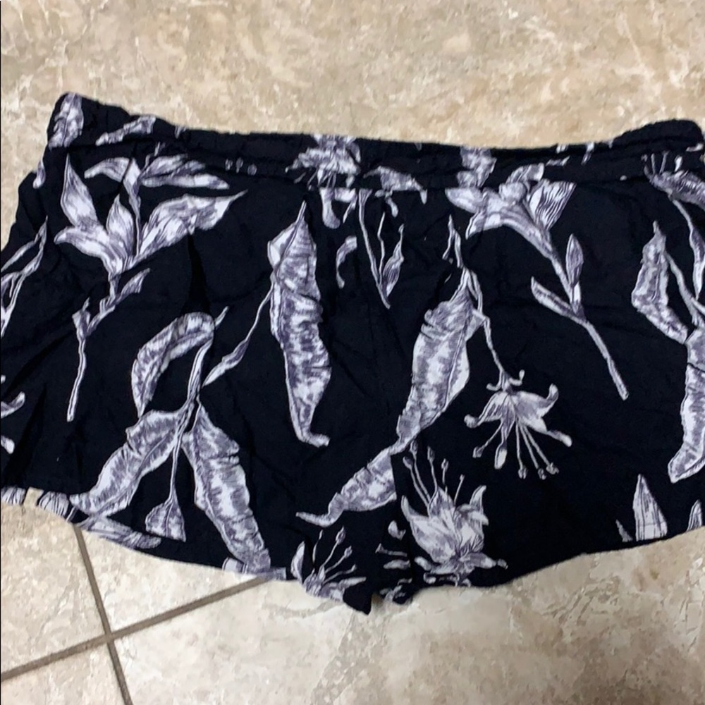 Roxy shorts - Picture 3 of 4